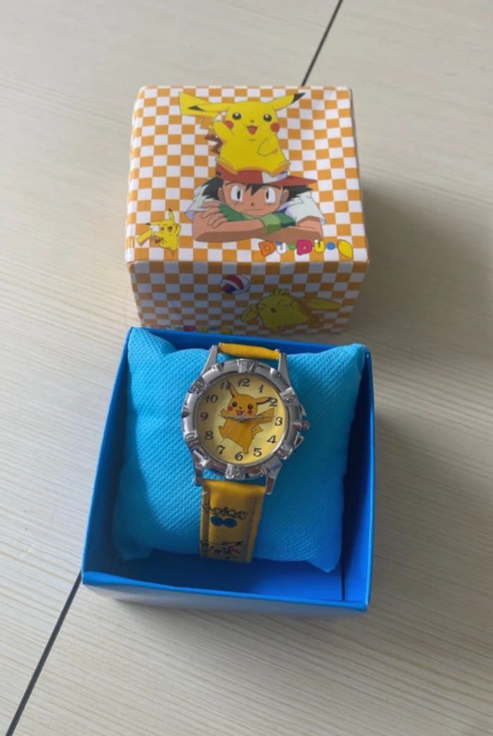 Montre Pokémon neuf dans sa boîte