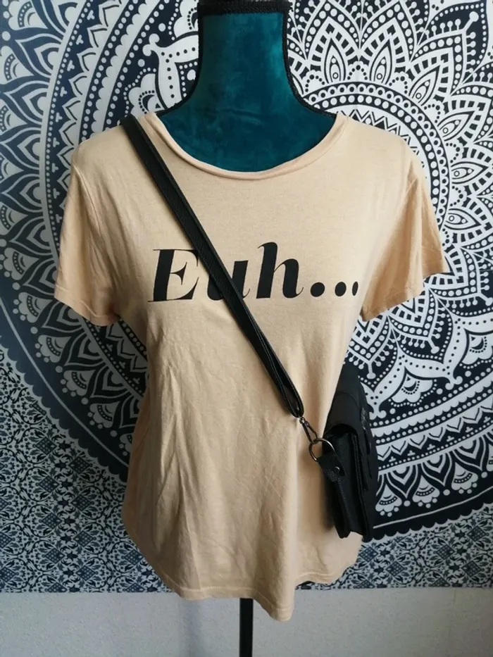 Tee-shirt beige avec écriture noir euh / gémo / (XL)