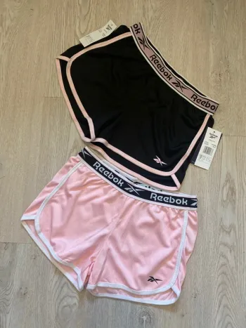 Lot de 2 shorts Reebok 11 12 ans Neufs