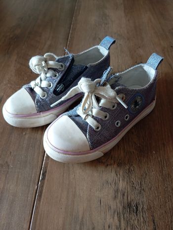Baskets basses taille 26
