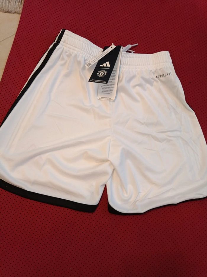 Short de foot Manchester United, Adidas Authentique Officiel taille enfant 9/10 ans, Neuf - photo numéro 10