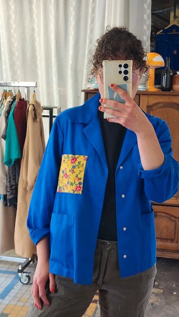 Jolie petite veste de travail upcyclée coton liberty