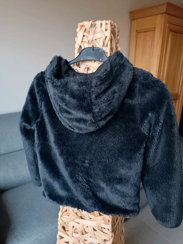 Veste à capuche noire effet fourrure 10 ans - photo numéro 2