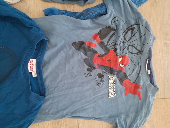 Lot de t-shirts et bas pyjamas 6 ans - photo numéro 2
