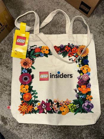 Tot Bague LEGO Insiders exclusif botanicals + 4 cartes postales Lego