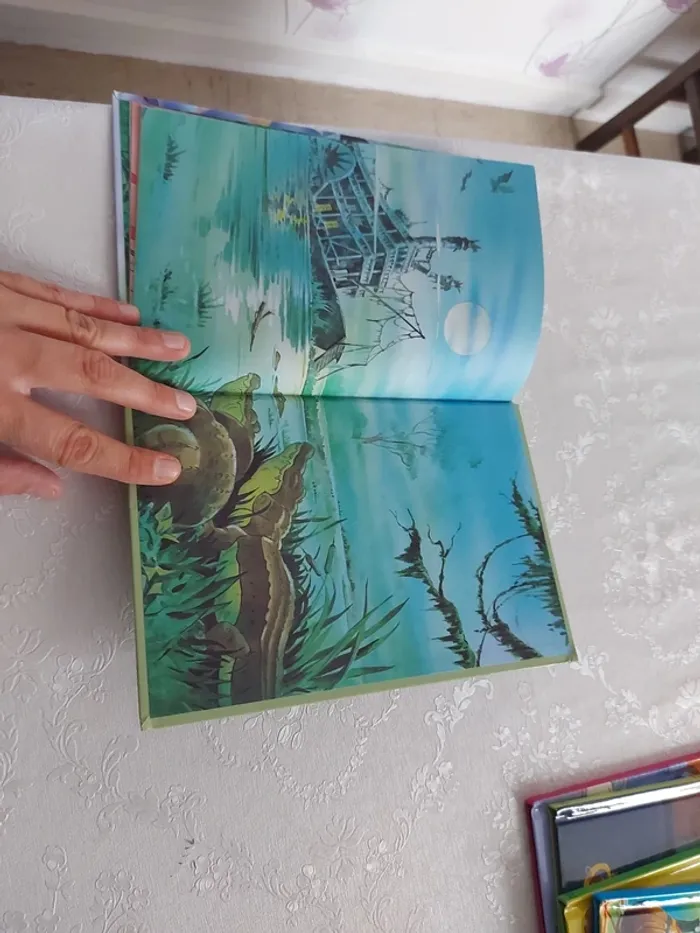 Livre Disney Bernard et Bianca - photo numéro 4