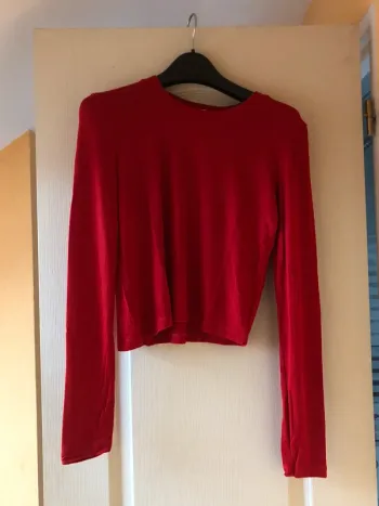 top manches longues rouge stradivarius femme