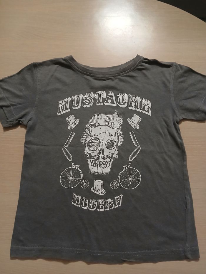 Tee shirt courte manche garcon en coton taille 6 ans  marque in extenso  couleur gris,blanc tres bonne etat - photo numéro 3