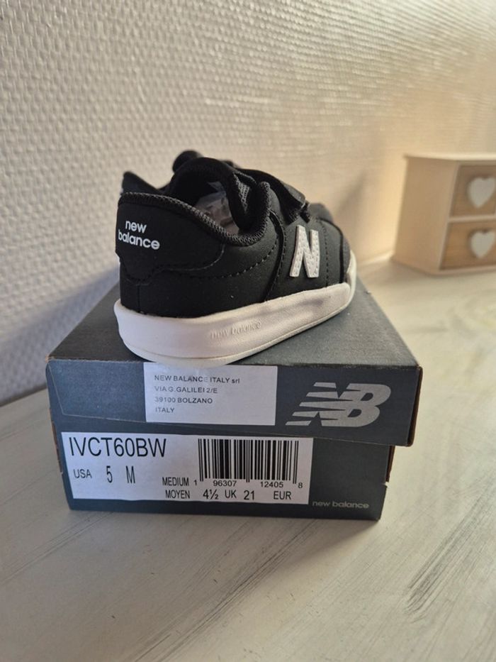 Baskets New balance garçon pointure 21 neuve - photo numéro 3