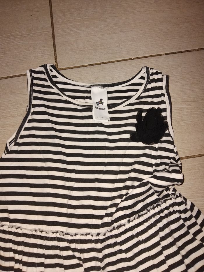 Robe taille 8 ans - photo numéro 2