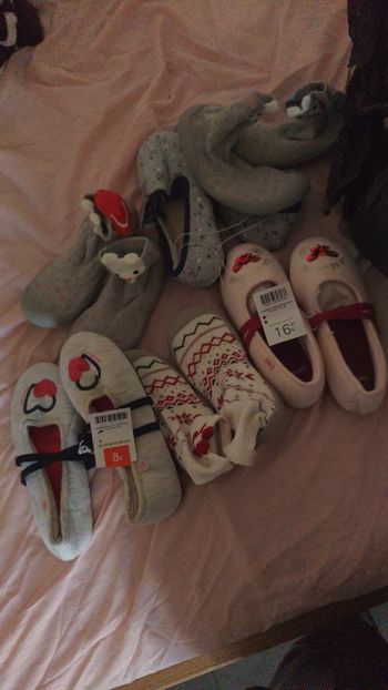 Je vends des pantoufles garçon et fille okeidi neuf