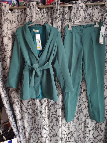Ensemble veste et pantalon vert d'eau taille 40 neuf