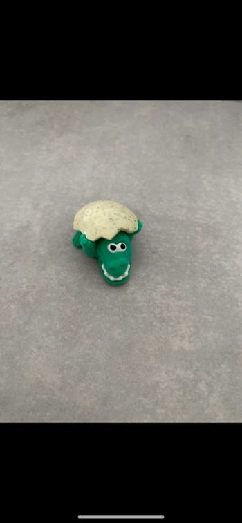 Crocodile avec sa coquille