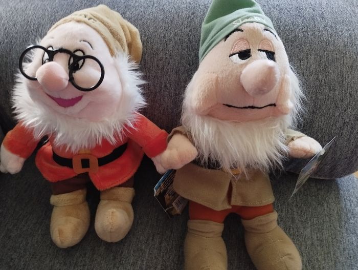 Lot 2 peluches Disney les septs nains - photo numéro 5