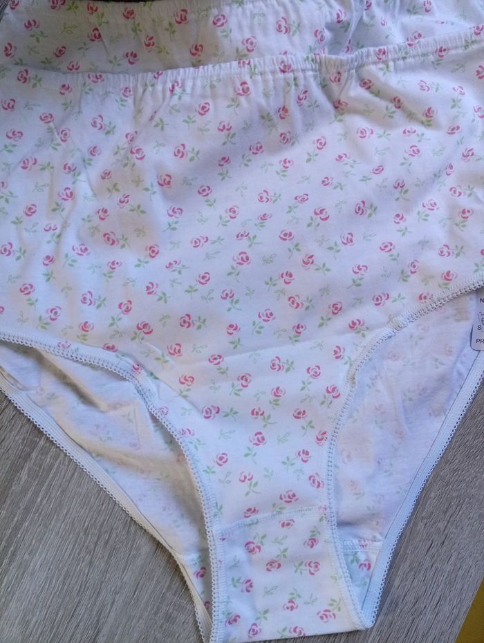 Joli lot de 2 culottes fleuries 💯 coton dû 50/52 - photo numéro 3
