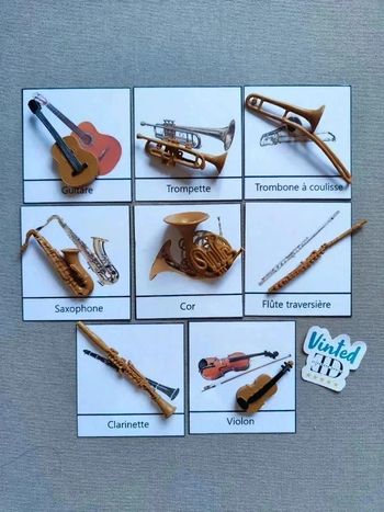 8 Cartes de nomenclature et instruments de musique associés.