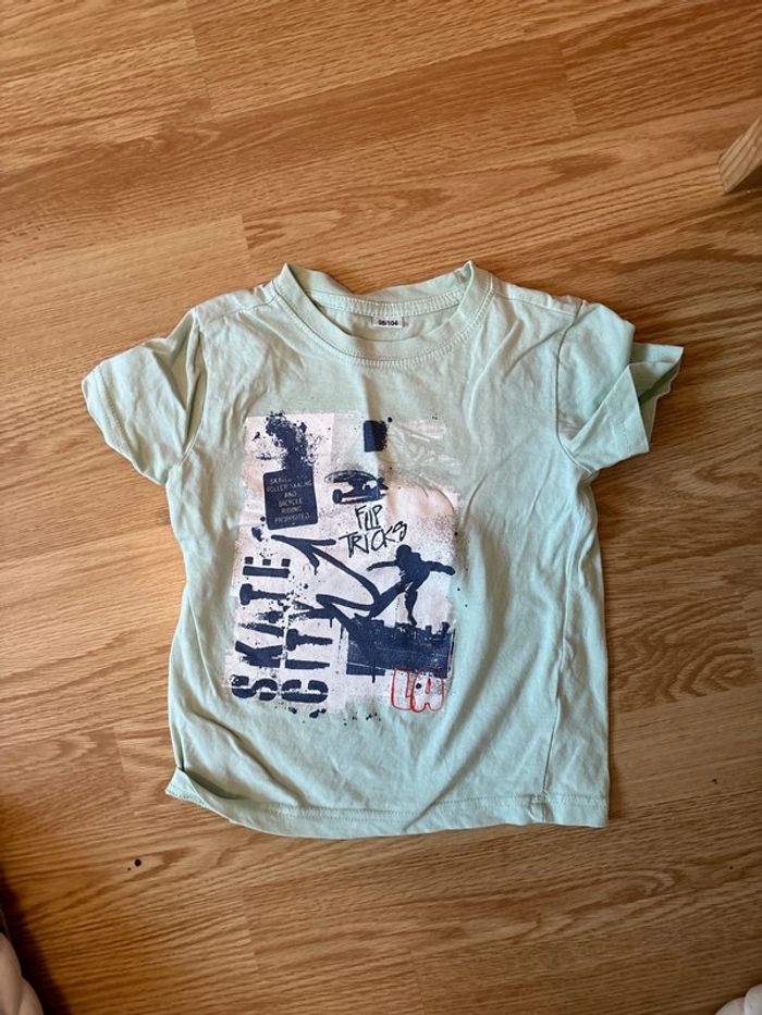 TEE shirt
