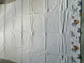 Drap plat blanc et imprimé nounours pour lit barreau