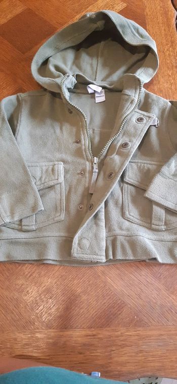 Veste a capuche 3 ans kaki