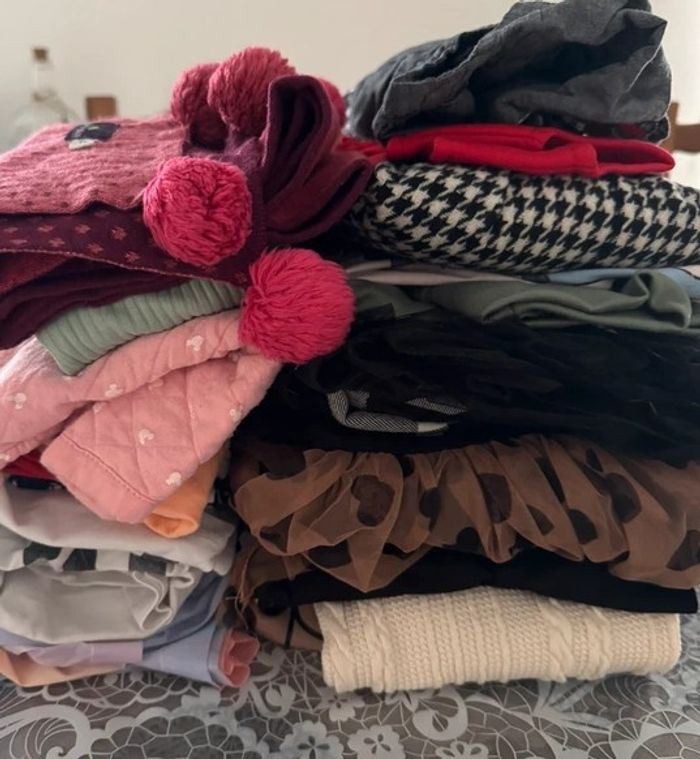 Lot pour revendeur 30 vêtements environ MIXTE toutes tailles - photo numéro 2