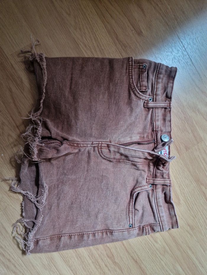 Short jennyfer taille 30