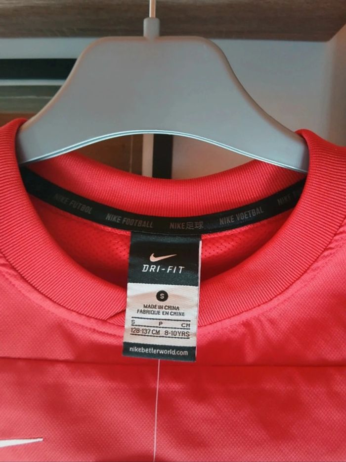 Haut nike 8-10ans neuf - photo numéro 2