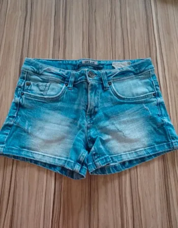 Short bleu gracia 152 très bon état