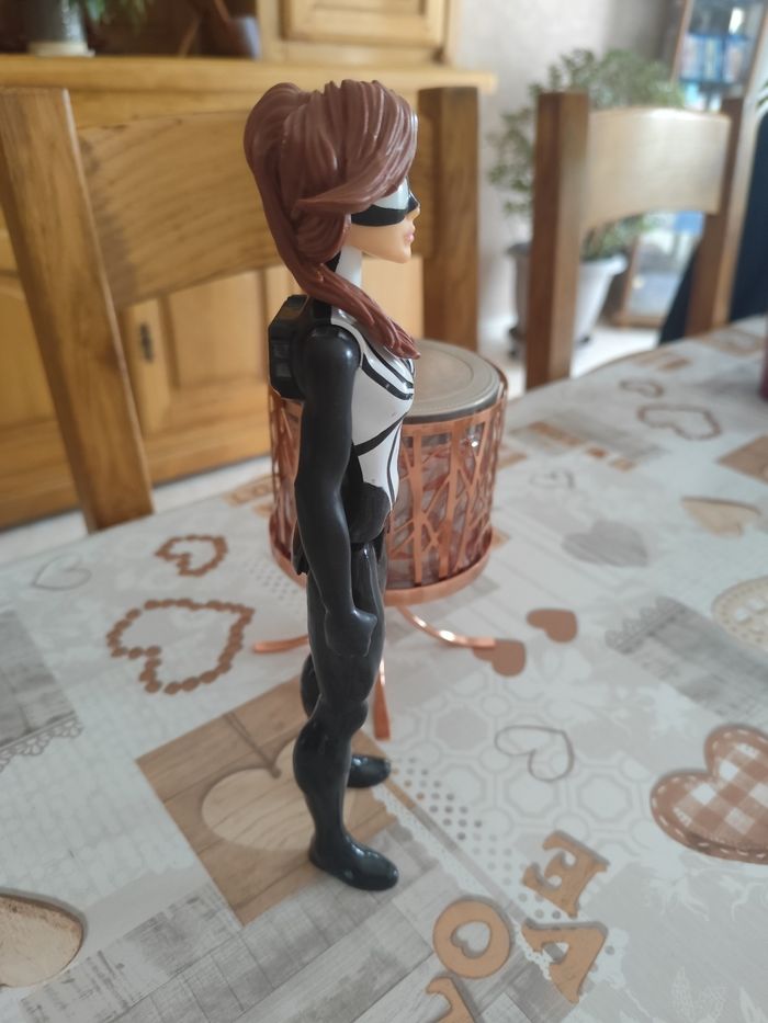 Figurine spider girl - photo numéro 3