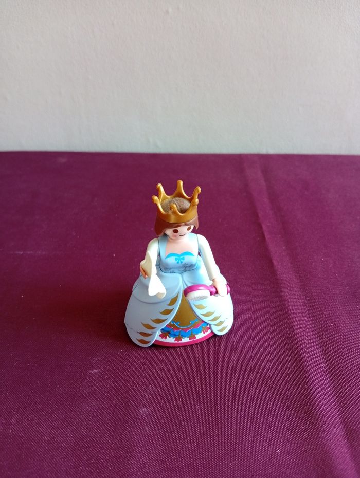 Princesse avec brosse et mouchoir playmobil
