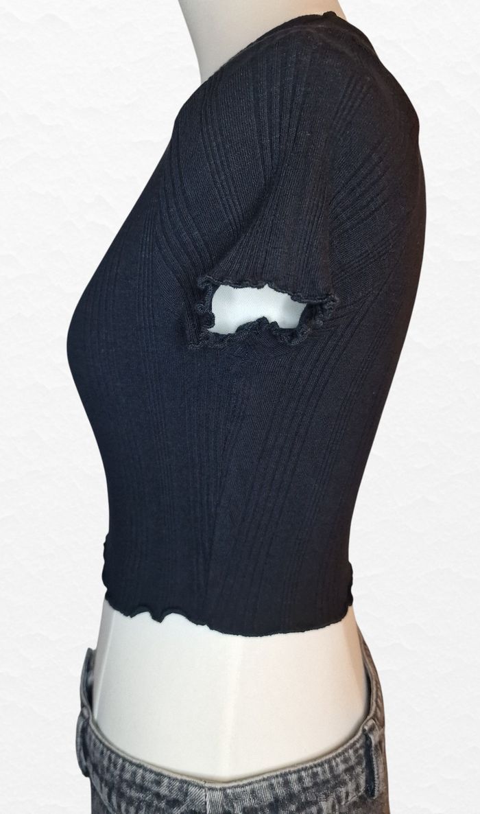 T-shirt crop top Asos Design – Taille 36 petite – Noir – État : Très bon - photo numéro 4