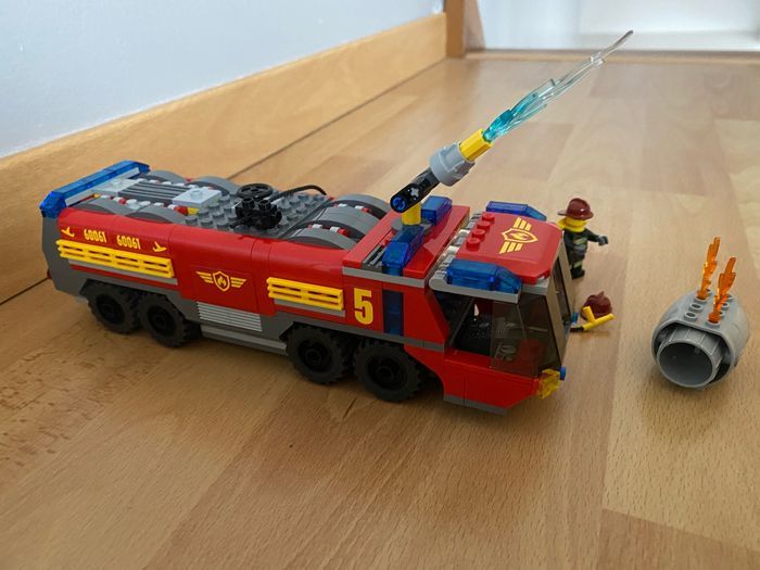 Lego Le camion de pompier de l’aéroport Ref 60061 - photo numéro 4