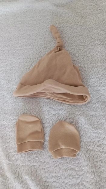 Bonnets + moufles mixtes neuf