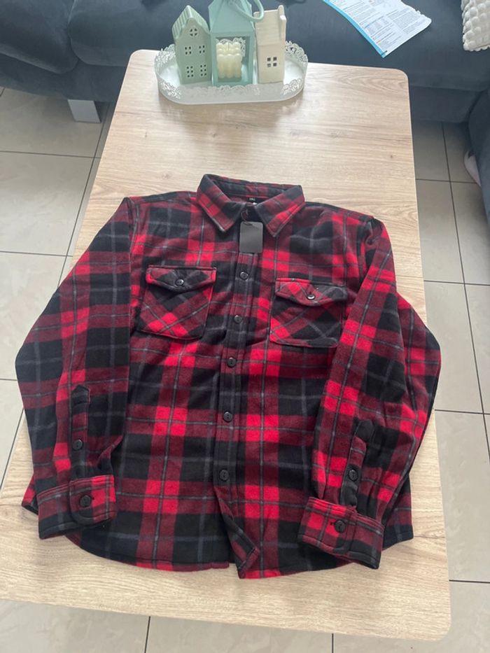 Sur chemise Ducatillon taille L a carreau neuve