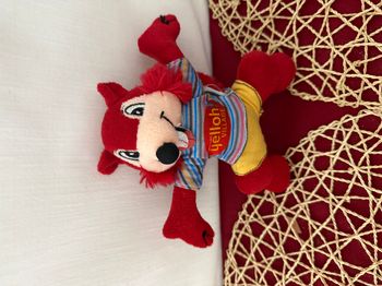 Peluche écureuil YELLOH VILLAGE Camping castor rouge 18 cm