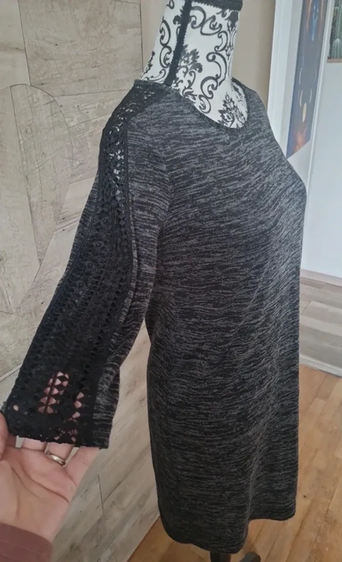 Robe dentelle - photo numéro 2