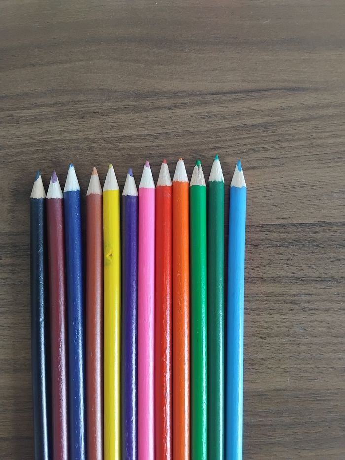 12 crayons de couleur - photo numéro 6
