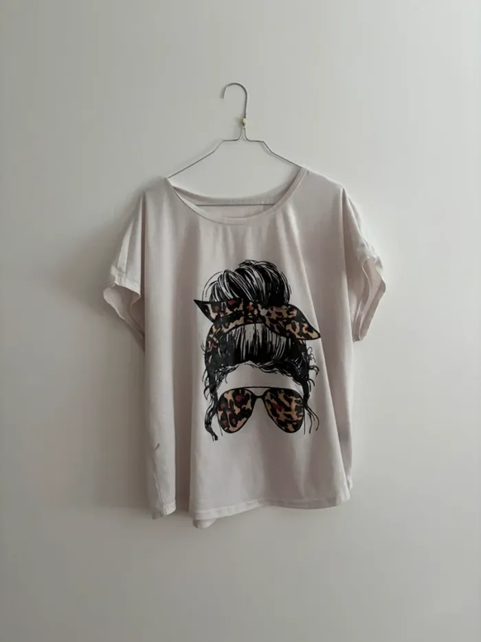 T-shirt imprimé léopard cheveux & lunettes – Shein Curve – T2XL