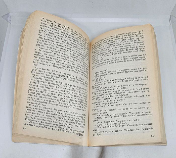 "Le fil bleu", de Michèle Morgan.
Pocket.
384 pages.
ISBN : 2.266.06422.3 - photo numéro 3