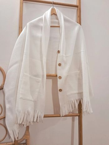 Châle plaid blanc à franges et boutons bois Taille unique parfait état