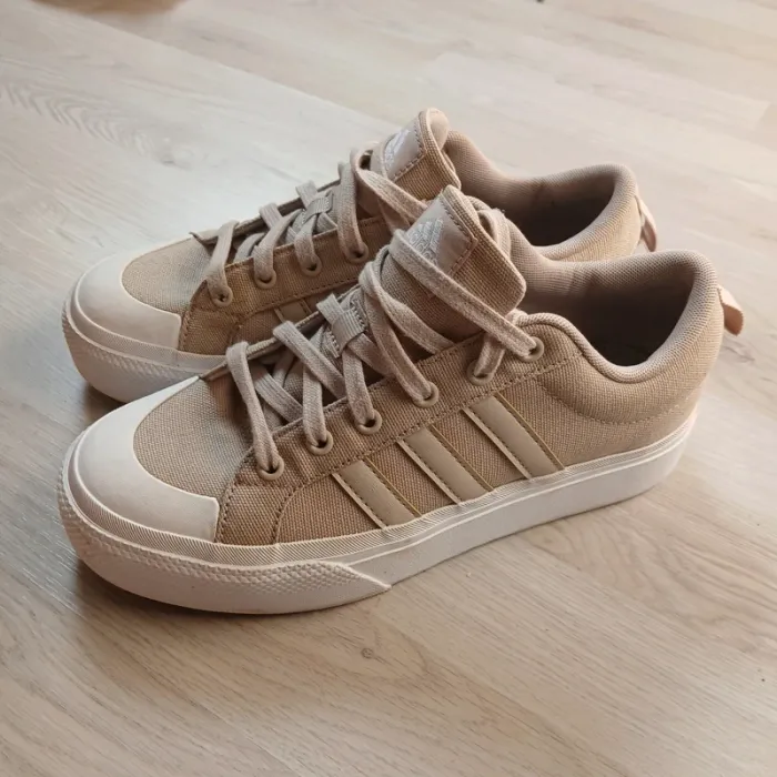 Basket Adidas Bravada - photo numéro 2
