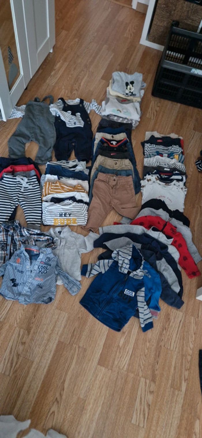 Très gros lots vêtements bébé 6 mois