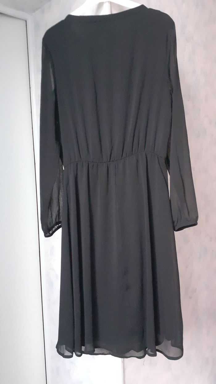 Robe femme taille 40-42 - photo numéro 2