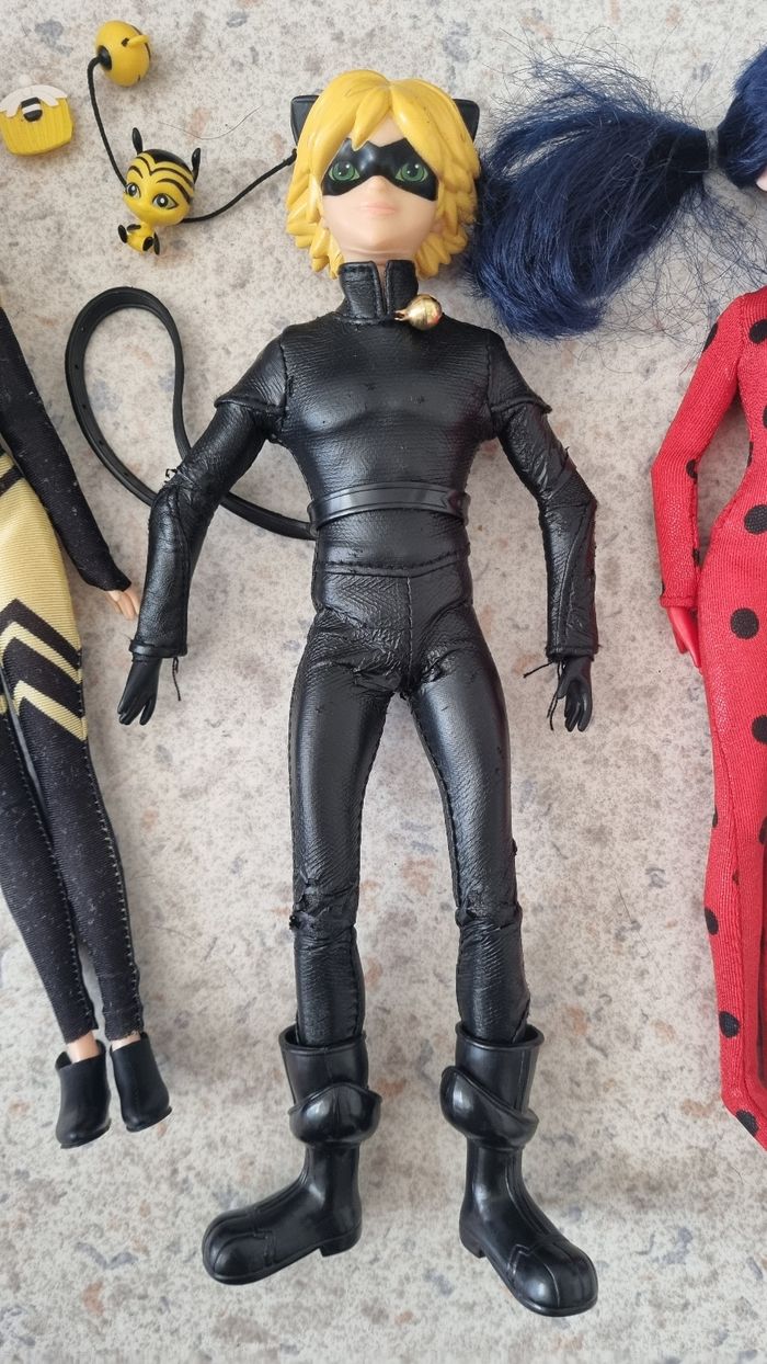 Lot 4 figurines miraculous - photo numéro 3