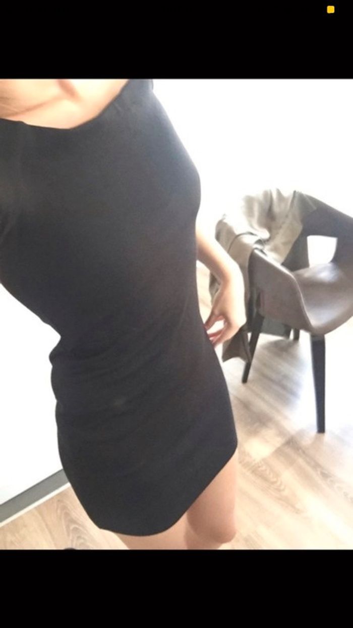 Petite robe noir - photo numéro 2