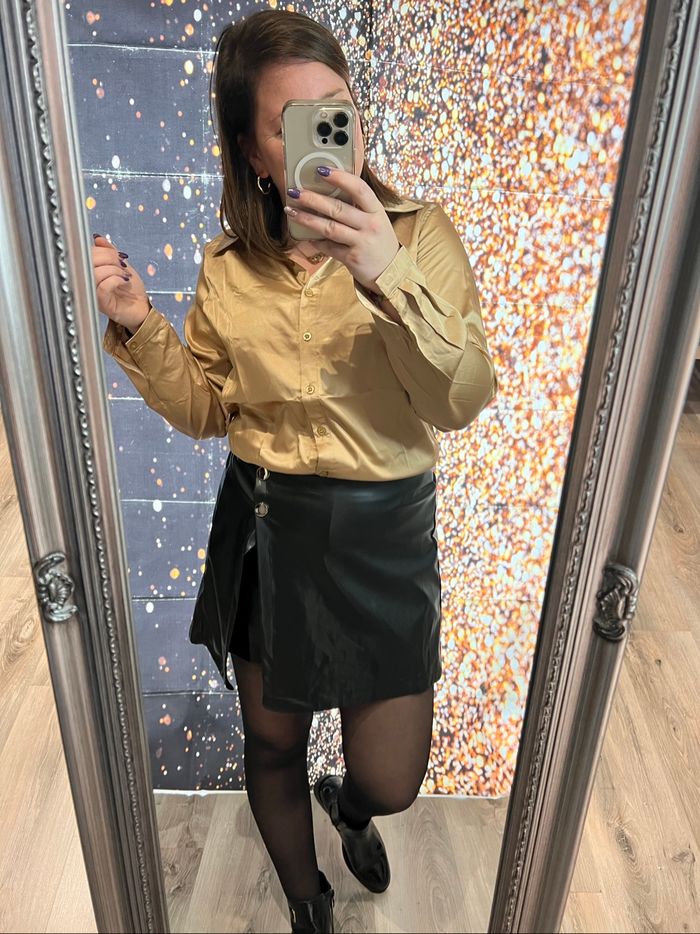 Chemise satinée dorée neuve - photo numéro 2