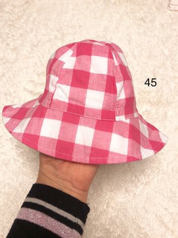 Chapeau carreaux rose et blanc bébé 45