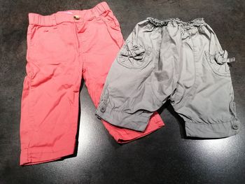 Lot 2 pantalons (9 mois)