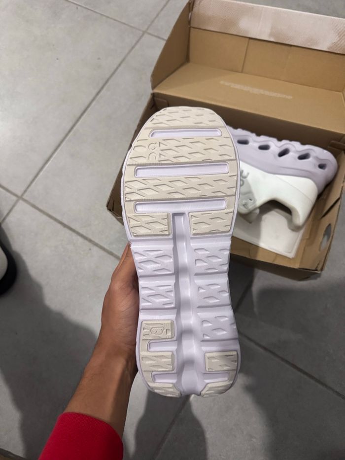 Baskets running ON Cloudtilt taille 45 noir/blanc - photo numéro 4