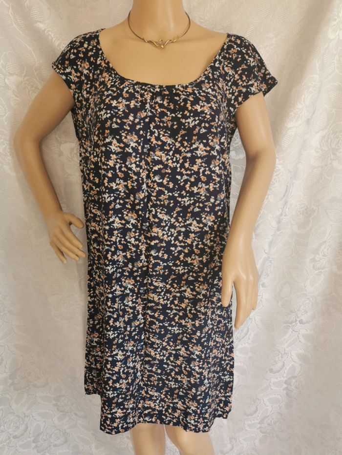 🌺Robe bleu marine imprimée. Taille 40. NAFNAF