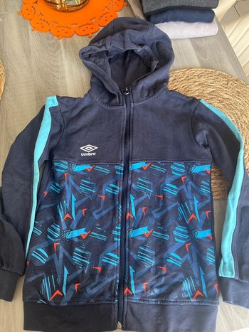 Veste jogging umbro 9/10 ans